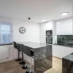 Flat - Garage Parking - Trita Sk Lägenhet Poprad