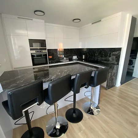 Lägenhet Flat - Garage Parking - Trita Sk