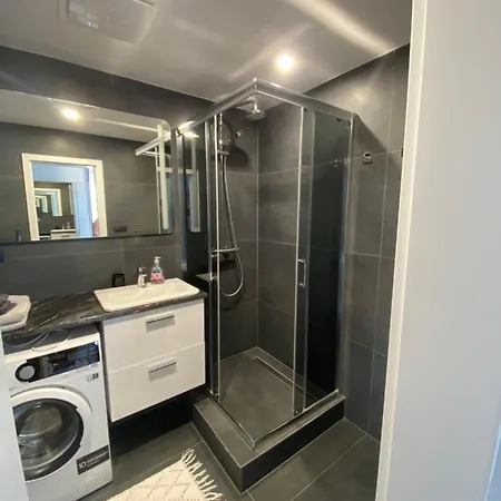 Flat - Garage Parking - Trita Sk アパート ポプラト