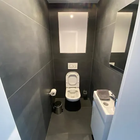 Flat - Garage Parking - Trita Sk アパート *