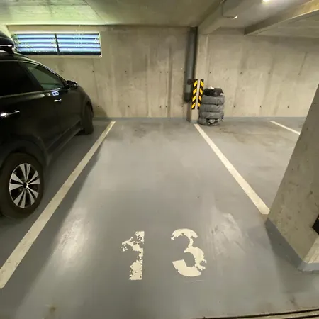 Flat - Garage Parking - Trita Sk Lägenhet