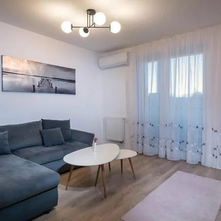 Flat - Garage Parking - Trita Sk * Попрад