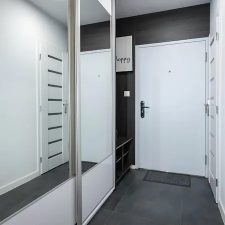 Flat - Garage Parking - Trita Sk アパート