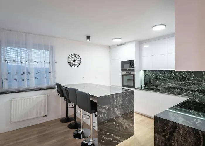 Flat - Garage Parking - Trita Sk Апартаменты Попрад