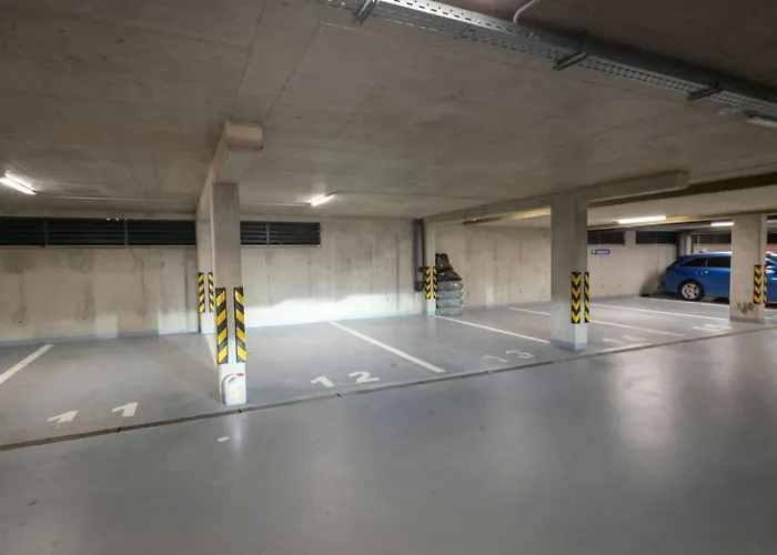 Flat - Garage Parking - Trita Sk *